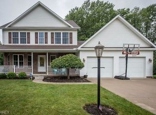 262 Schoenbrunn Dr NE, New Philadelphia, OH 44663
