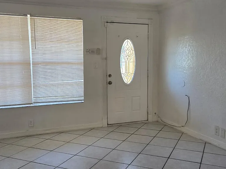 112 Newton Rd — Photo 24