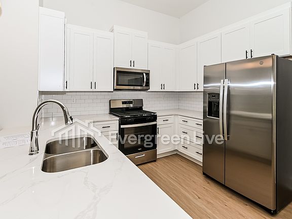 3rd image of 4322 McSwain Dr