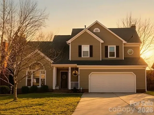 8910 Castlebay Dr, Charlotte, NC 28277