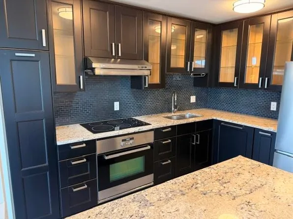 6540 Burlington Ave #303, Burnaby, BC V5H 4G3