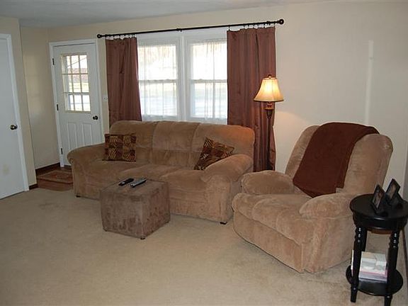 2nd image of 74 Waterford Dr