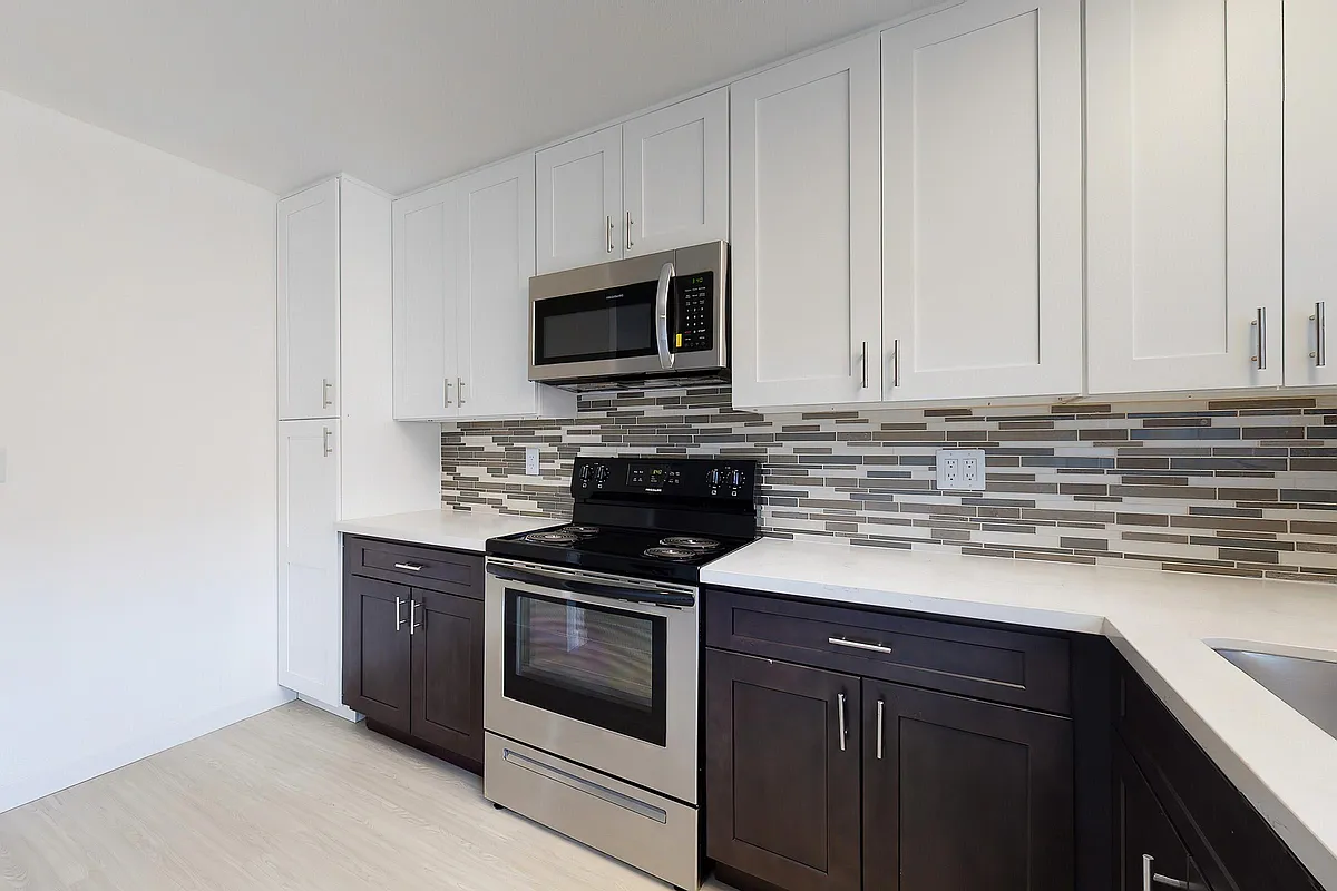 Building Photo - Saddleback Ranch Apartments