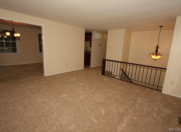 4th image of 5903 Woodfield Ct