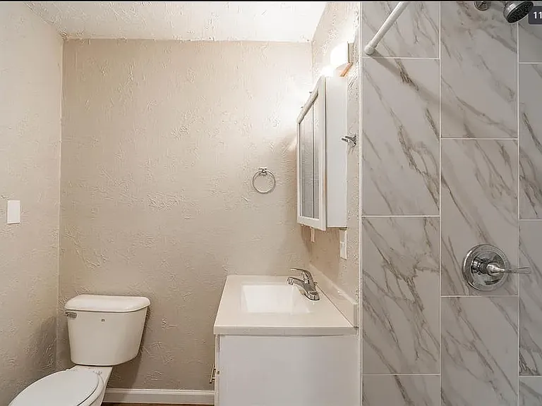 820 SW 31st St — Photo 8