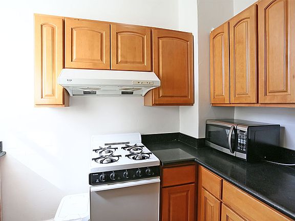 4th image of 1670 Clay St APT 9