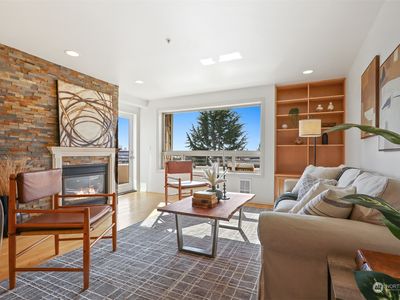 2312 W Boston Street #302, Seattle, WA, 98199