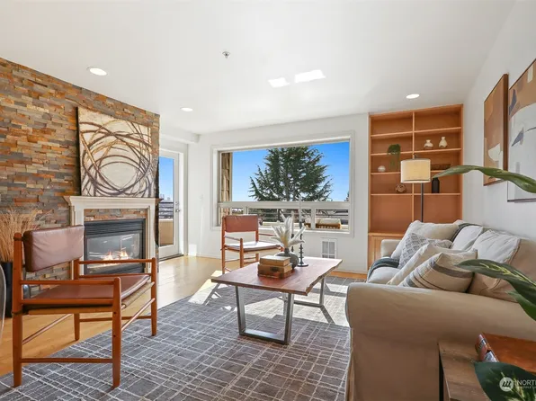 2312 W Boston Street #302, Seattle, WA 98199