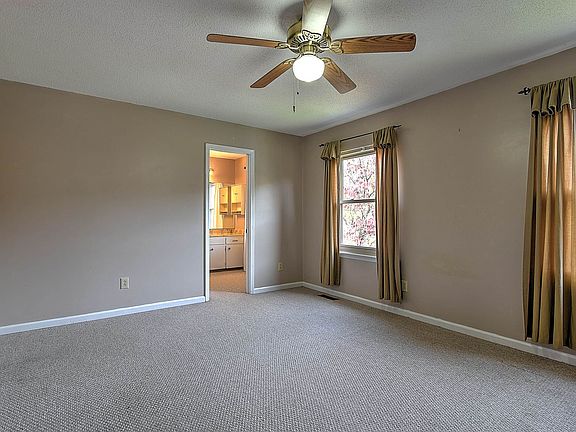 5th image of 1604 Herrin Dr