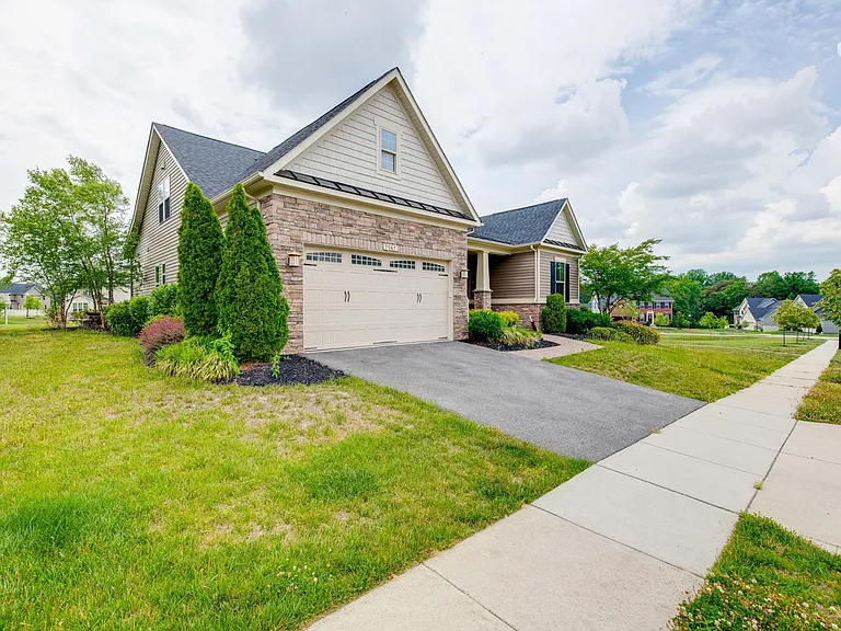 7567 Arundel Woods Dr — Photo 4