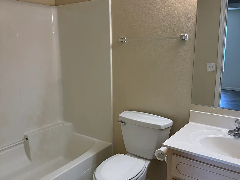 902 Arthur Ave — Photo 5