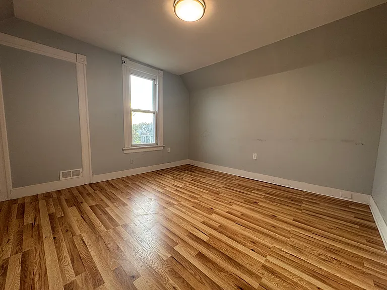 253 Fairview St #3 — Photo 10