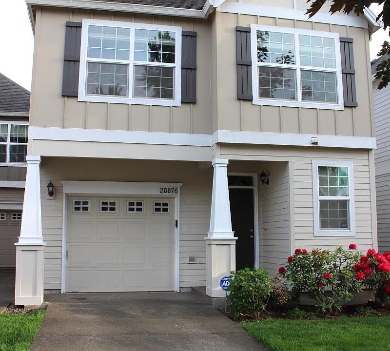 Driveway/Front of House