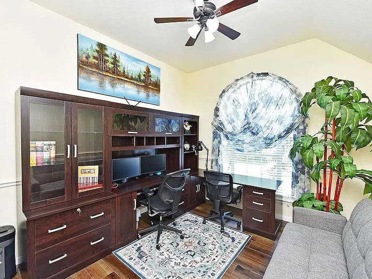 22121 Atwater Canyon Ln — Photo 20