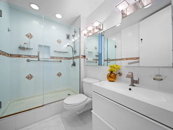 7002 Blvd East image 25 of 43