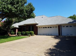 3302 Summerfield Dr, Grapevine, TX 76051