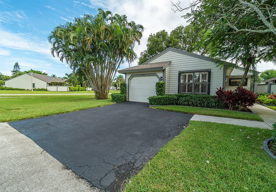 13335 Bedford Mews Ct