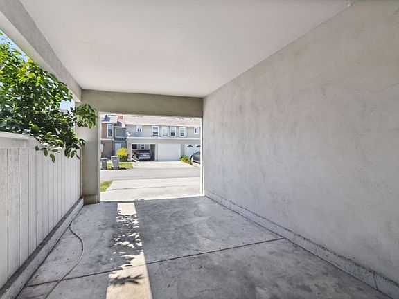 3rd image of 604 Hermes Ct