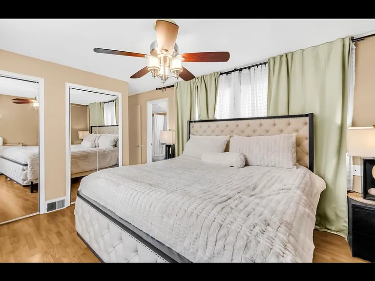 1155 James Ave — Photo 17