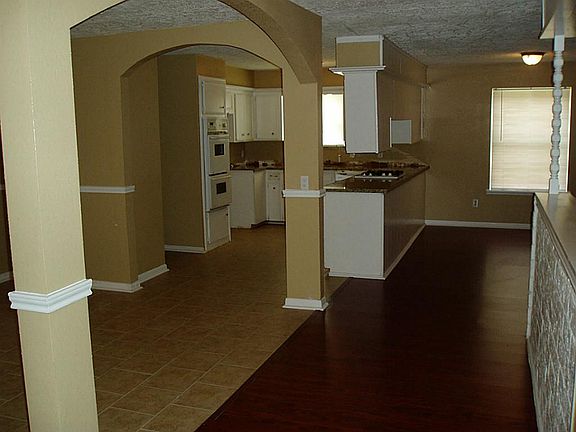 4th image of 10219 Sagerock Dr