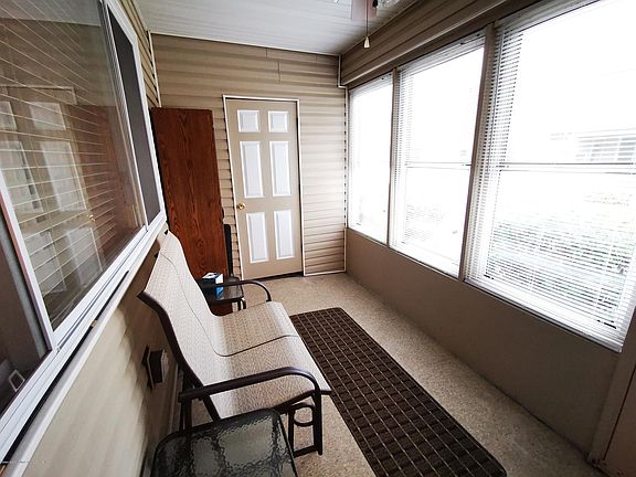 3rd image of 16A Melissa St