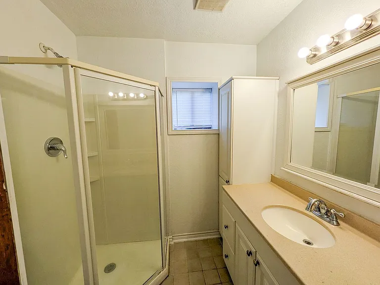 770 Peyton Dr — Photo 22