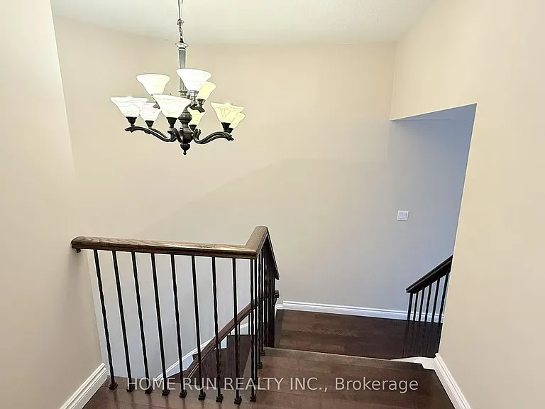 2067 Legrand Cres — Photo 12