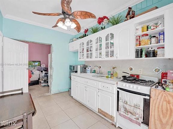 3rd image of 8900R NW 32nd Ct
