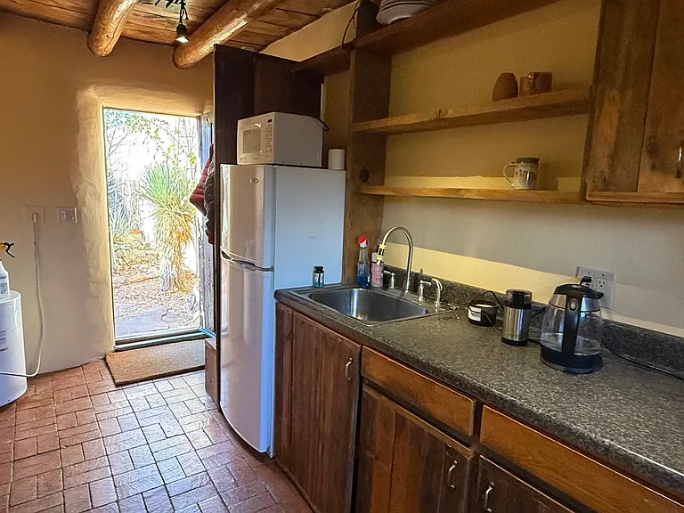 824B Canyon Rd #A — Photo 10