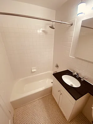 Rented by Metropolis Real Estate of Manhattan | media 15