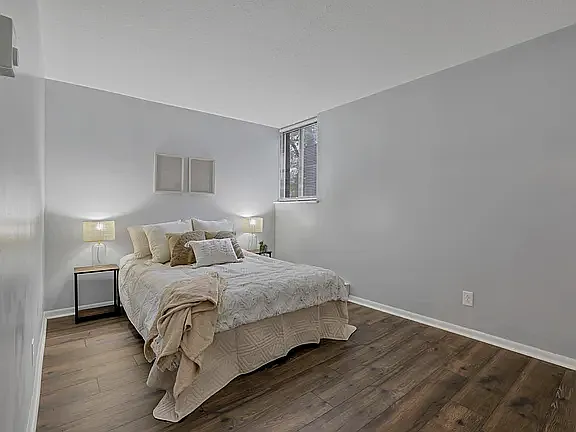 640 King St — Photo 20
