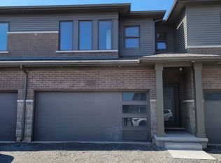 4552 Portage Rd #112, Niagara Falls, ON L2E 0B8