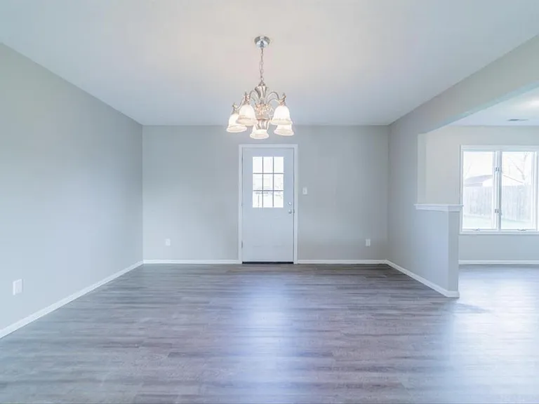7423 Leswood Ct — Photo 6