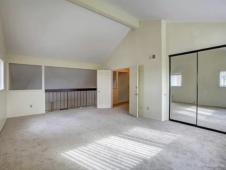 6 th bedroom with the wall instead of rail