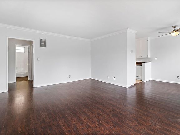 4th image of 10225 Regent St #5