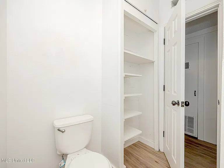 4406 Richard St — Photo 25