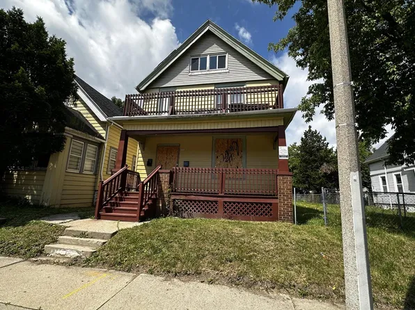 2753 North Holton STREET, Milwaukee, WI 53212