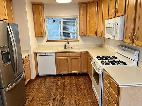 3rd image of 1122 Del Cambre Dr
