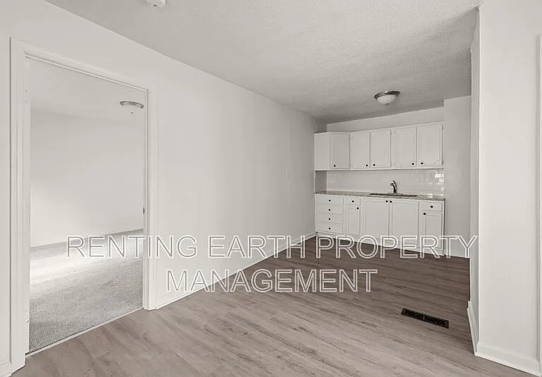 1893 Princeton Ct SW — Photo 6