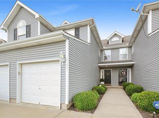 2144 SW Rambling Vine Rd, Lees Summit, MO 64082