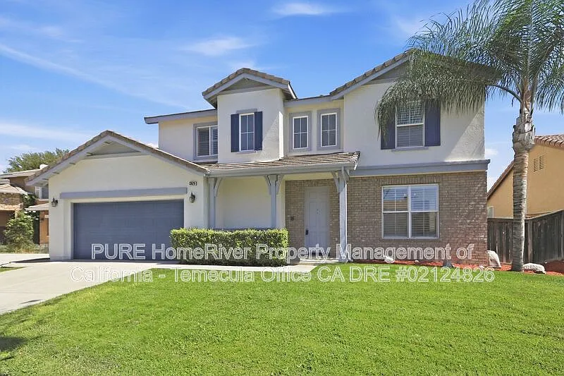 3 bed, 2.5 bath, 2301 sqft, $3,895 — Photo 2