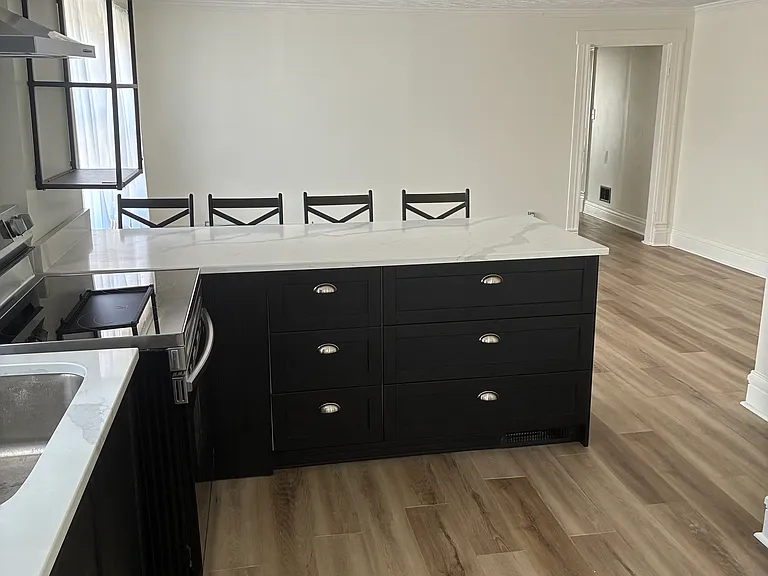 172 E Main St #D — Photo 1