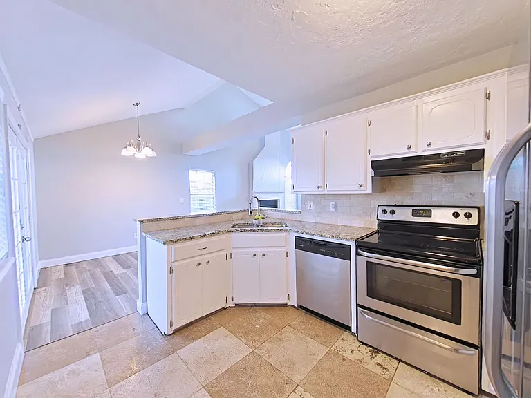 4001 SW Rolling Hills Dr — Photo 5