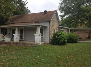 502 2nd Ave SE, Gravette, AR 72736