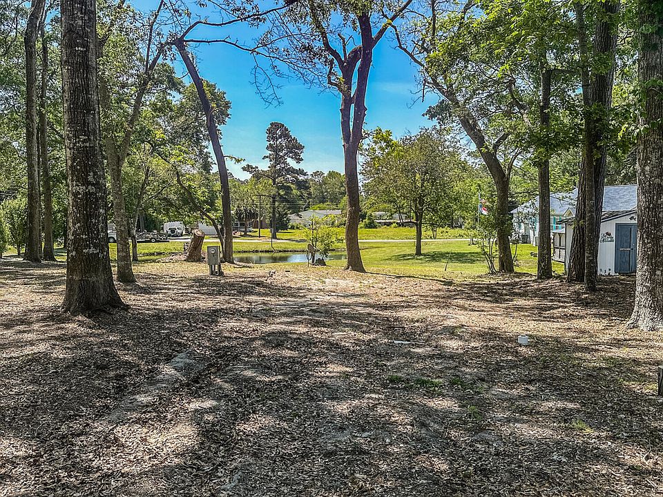 1st image of 830 Live Oak Dr
