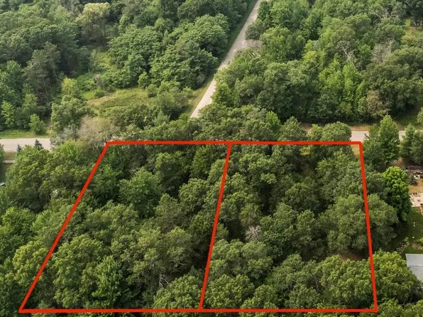 N6958 Lynwood Dr #14, Shawano, WI 54166