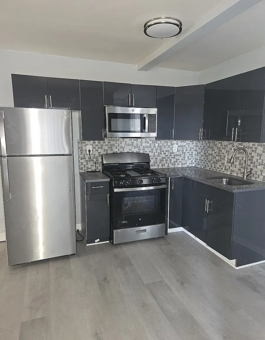 3 bed, $2,600 — Photo 1