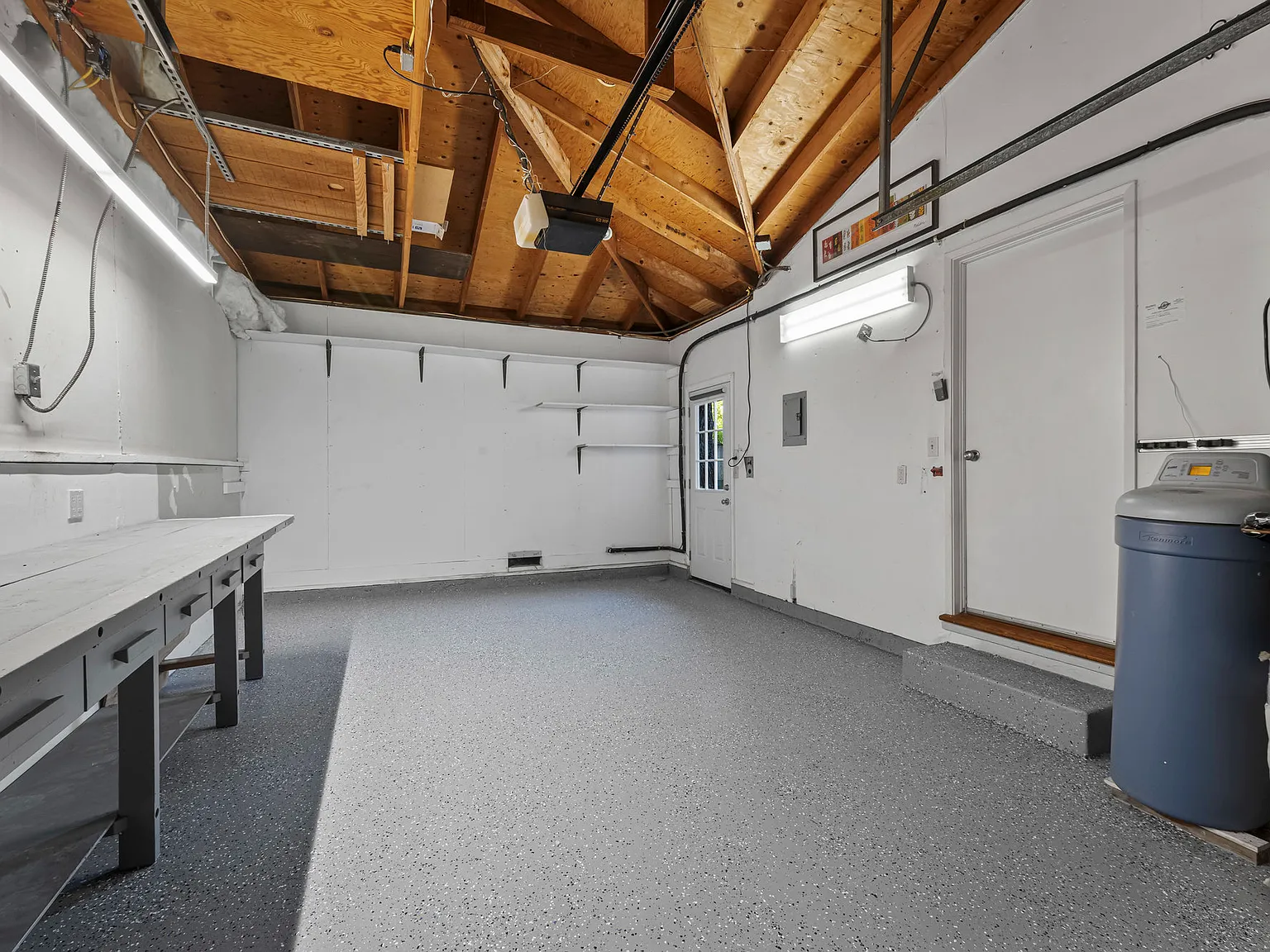 3 bed, 1390 sqft, $3,600 — Photo 3