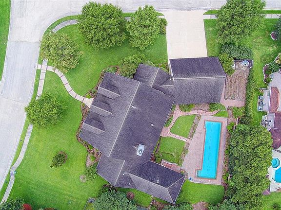 4th image of 2631 Lakecrest Dr