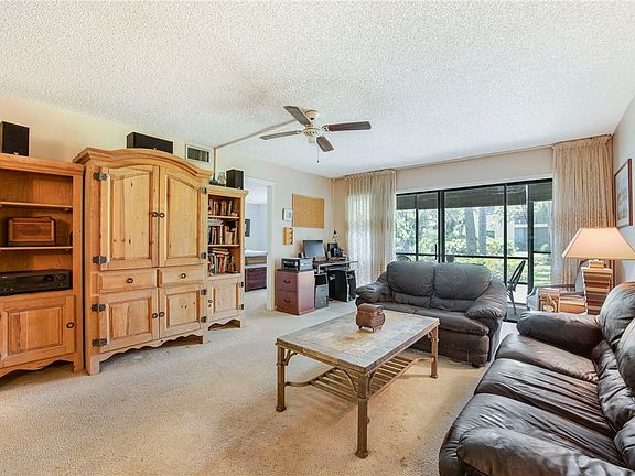 5th image of 400 18th St APT D1
